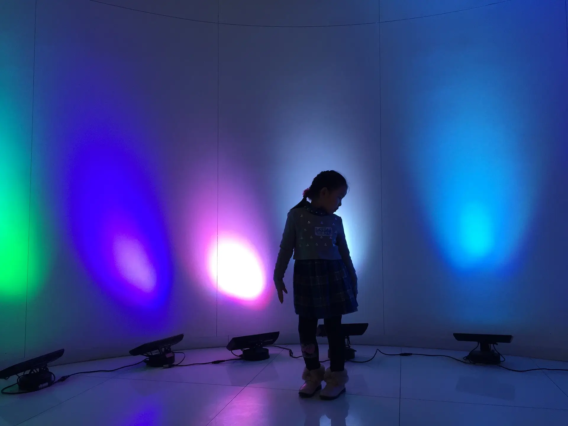 Color Theory in Lighting Design: How to Use Colors to Enhance Your Stage